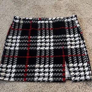 SHEIN Black and White Checkered Mini Skirt with Red Accents